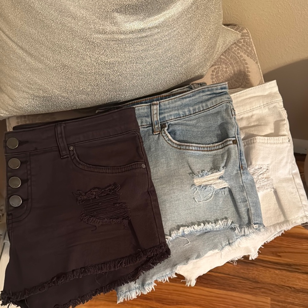 Billabong Shorts - set of 3!